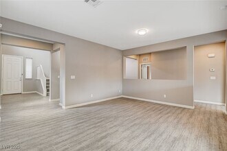 6237 Fallsview Ct in Las Vegas, NV - Building Photo - Building Photo