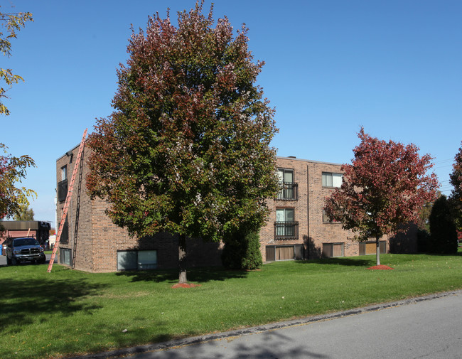 Northwood Apartments in Liverpool, NY - Foto de edificio - Building Photo