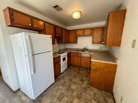 65 Arnold Springs Rd in Melbourne, AR - Building Photo