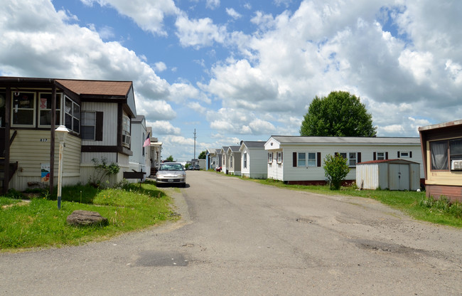 3145 Stewart Rd in Vestal, NY - Building Photo - Building Photo