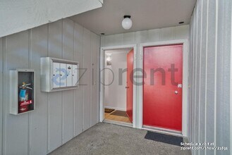 255 S Rengstorff Ave in Mountain View, CA - Foto de edificio - Building Photo