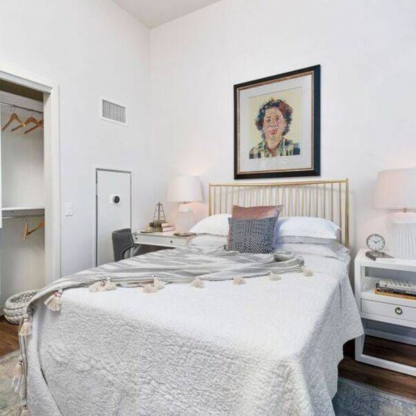 343 W Chestnut St in Chicago, IL - Building Photo - Building Photo