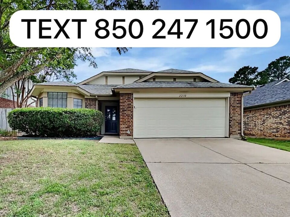 2215 Ryan Ridge in Grapevine, TX - Building Photo