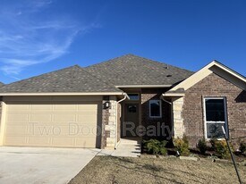 13812 Klinsman Rd in Piedmont, OK - Building Photo