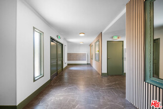 605 San Vicente Blvd in Santa Monica, CA - Building Photo - Building Photo