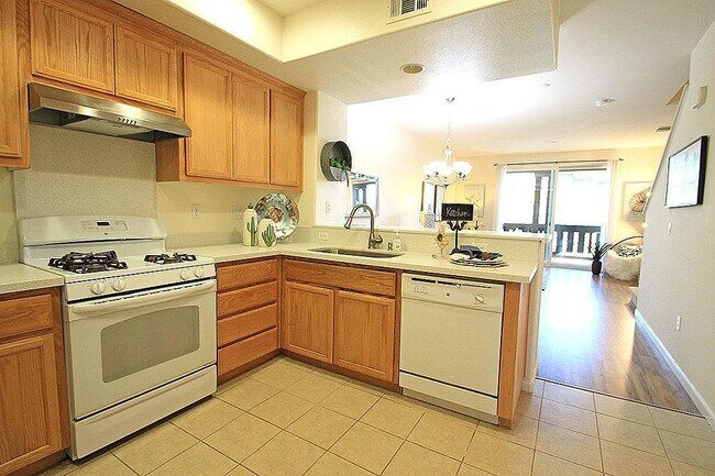 833 Berryessa Rd in San Jose, CA - Building Photo - Building Photo