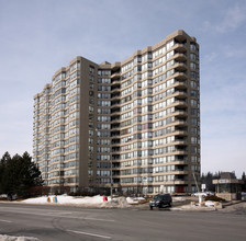 7420 Bathurst St in Vaughan, ON - Building Photo - Building Photo