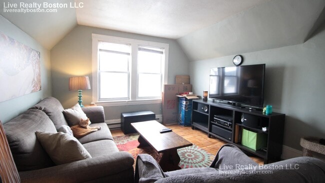 30 Antwerp St, Unit 2 in Boston, MA - Foto de edificio - Building Photo