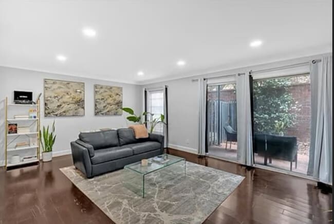 property at 6851 Roswell Rd