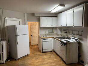 72 Revere St, Unit 3R in Boston, MA - Building Photo - Building Photo