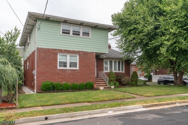 300 Mitchell Ave in Linden, NJ - Building Photo - Building Photo