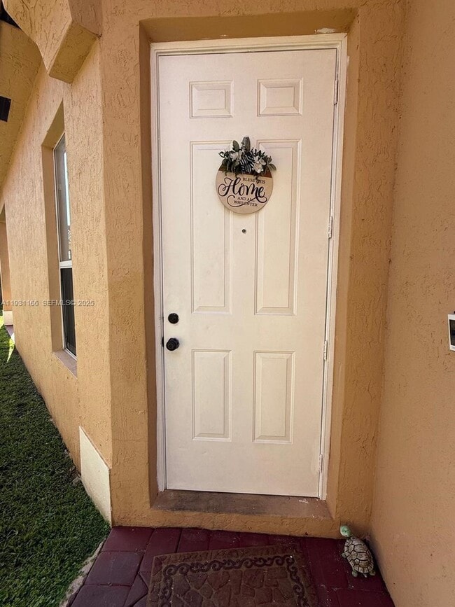 2221 NE 37th Terrace in Homestead, FL - Building Photo - Building Photo