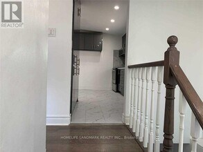 8 Ronaldshay Ave in Hamilton, ON - Building Photo - Building Photo