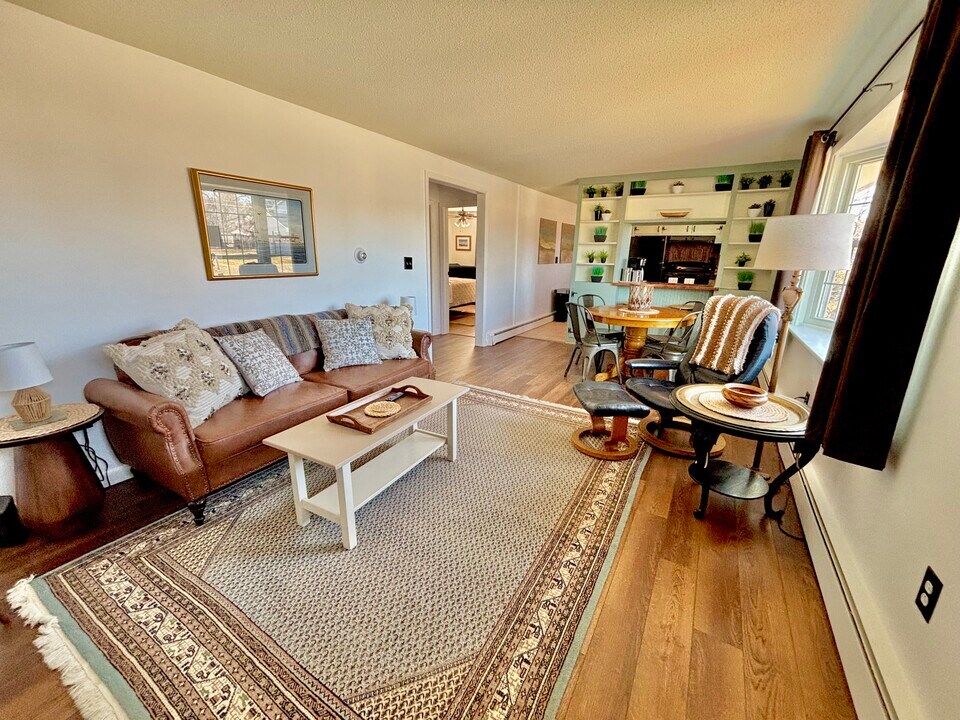 80 Engrem Ave, Unit 2br Mountainview Condo in Rutland, VT - Building Photo