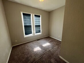 203 Livergood St in Stonington, IL - Building Photo - Building Photo