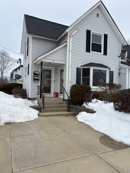 80 Carroll St in Manchester, NH - Building Photo