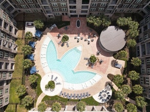 Orleans at Fannin Station in Houston, TX - Building Photo - Building Photo