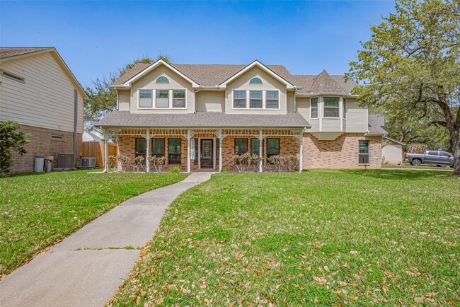 2727 Raintree Dr in Sugar Land, TX - Building Photo - Building Photo