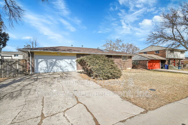 13663 E Dakota Ave in Aurora, CO - Building Photo - Building Photo