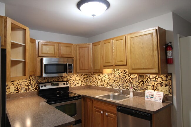 4259 Packard St in Ann Arbor, MI - Foto de edificio - Building Photo