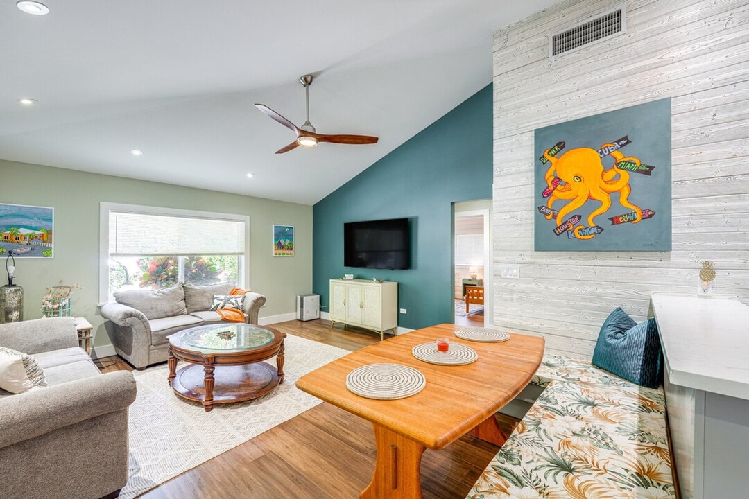 129 Arctic Ave in Tavernier, FL - Building Photo