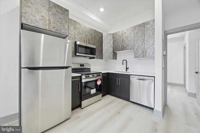 property at 251 S 12th St