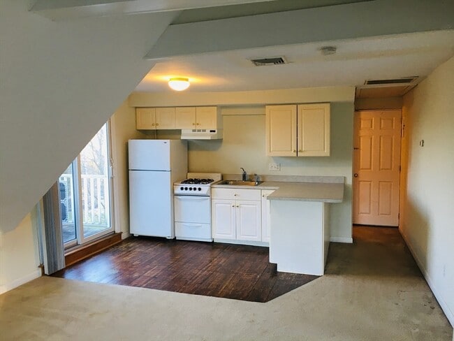 161 Cedar St in Milford, MA - Building Photo - Building Photo