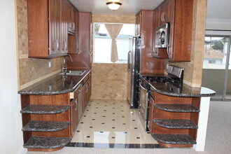 1259 Ardmore N Ave, Unit 207 in Los Angeles, CA - Building Photo - Building Photo