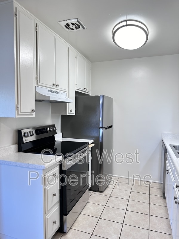 property at 1810 Broadway St