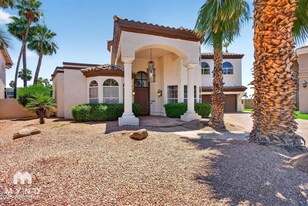 1401 W Sandpiper Dr in Gilbert, AZ - Building Photo