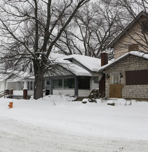 1570 Duxberry Ave in Columbus, OH - Foto de edificio - Building Photo