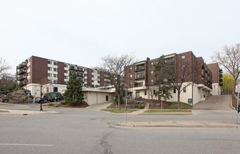 Groveland Terrace in Minneapolis, MN - Building Photo - Building Photo