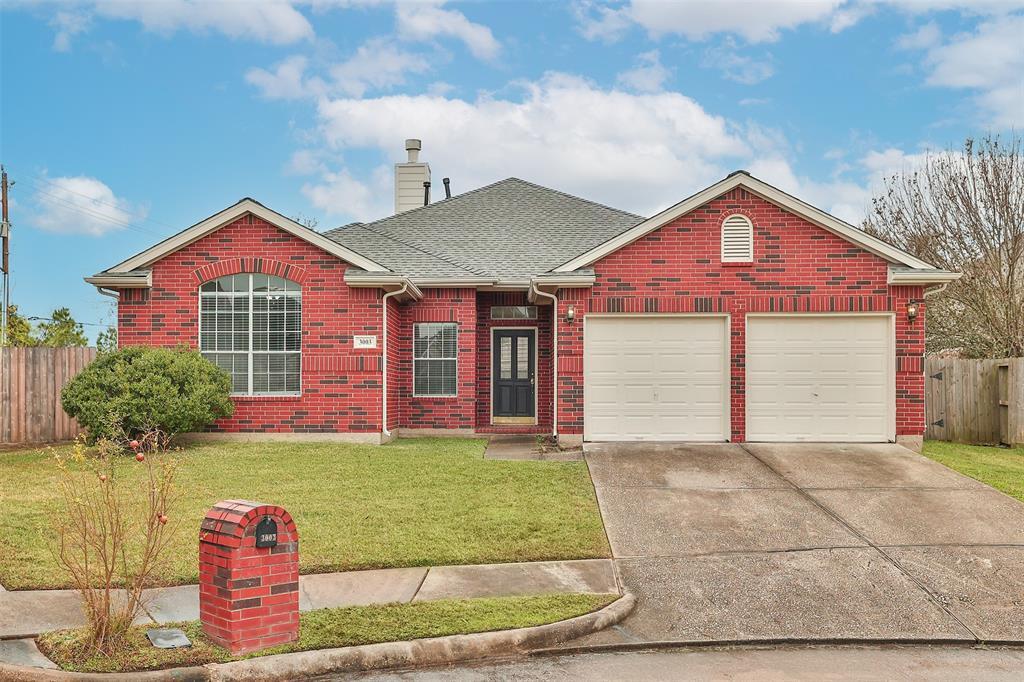 3003 Grey Mist Ct in Friendswood, TX - Building Photo