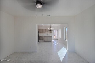 500 E San Antonio Ave in El Paso, TX - Building Photo - Building Photo