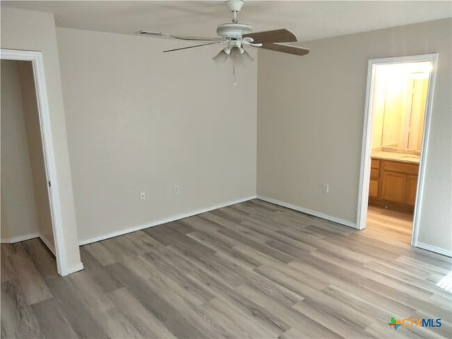 property at 3413 Rob Roy St