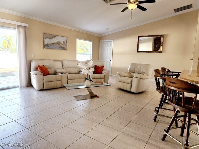 101 NW 35th Pl in Cape Coral, FL - Building Photo - Building Photo