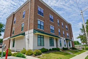 Walnut Springs in Bloomington, IN - Building Photo