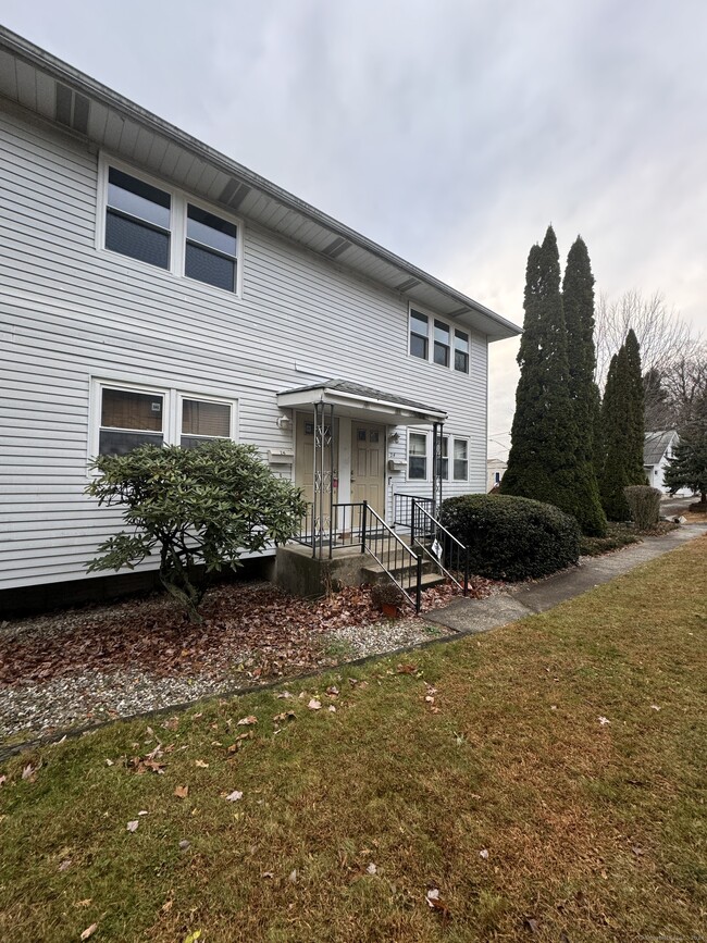 24 Cedar Ave in Waterbury, CT - Building Photo - Building Photo