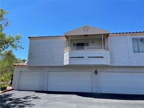 8452 Boseck Dr in Las Vegas, NV - Building Photo - Building Photo