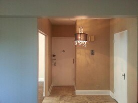 5056 N Marine Dr in Chicago, IL - Building Photo