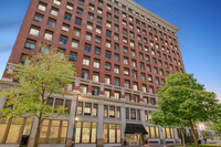 Civic Center Plaza Apartments in Peoria, IL - Foto de edificio - Building Photo