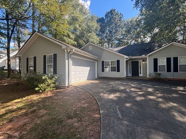 property at 454 Fernwood Cir