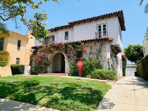 1130 S Hayworth Ave in Los Angeles, CA - Building Photo - Building Photo