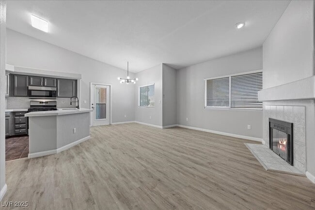 900 Heavenly Hills Ct