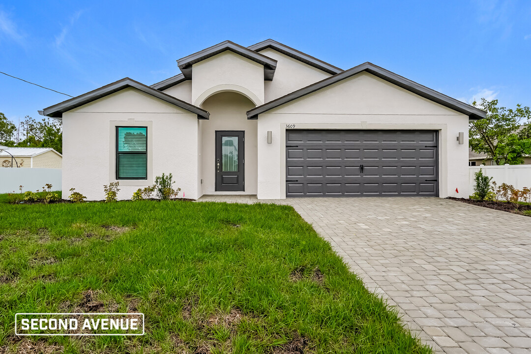 3609 NE 22nd Ave in Cape Coral, FL - Building Photo