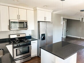 25 Bowker Pl-Unit -2 in Bridgeport, CT - Building Photo - Building Photo