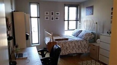 694 Massachusetts Ave, Unit 306 in Boston, MA - Building Photo - Building Photo