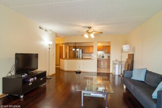 200 W Campbell St in Arlington Heights, IL - Building Photo - Building Photo