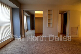 7904 Royal Ln in Dallas, TX - Building Photo - Building Photo