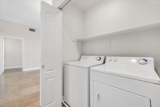 87 E Agate Ave in Las Vegas, NV - Building Photo - Building Photo